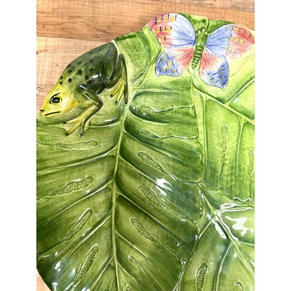 Handcrafted Ceramic Leaf Cake Plate With Frog & Butterfly Accent Made In Italy - Picture 2 of 6